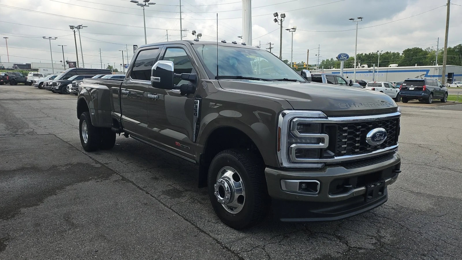 New 2026 Marsh Gray Ford Platinum DRW 4WD image 6