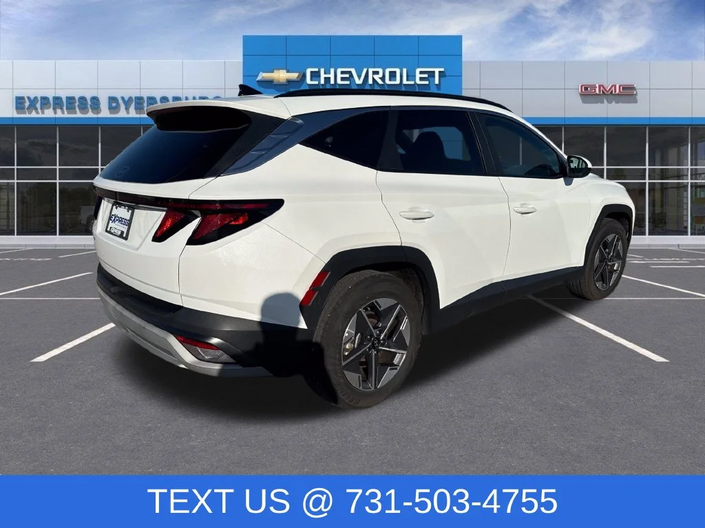 Used 2025 White Hyundai SEL image 7