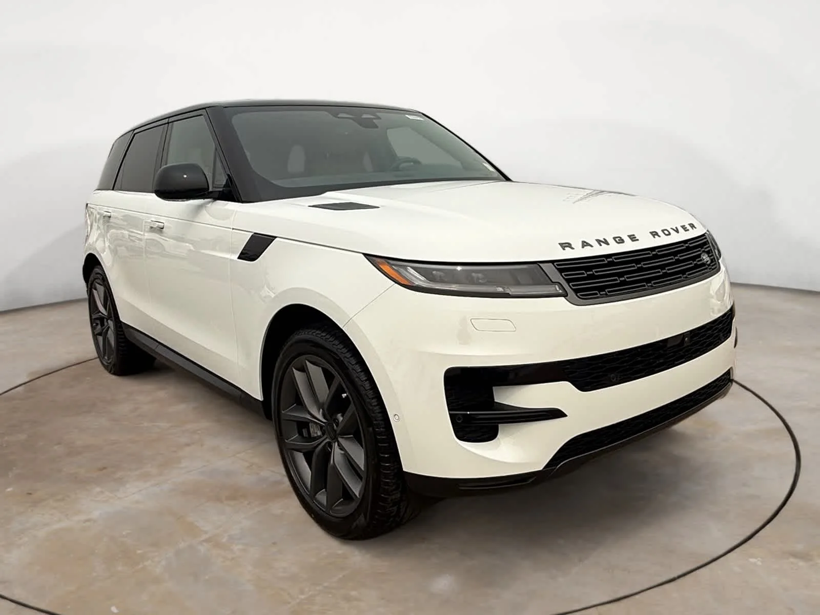 New 2026 Fuji White Land Rover SE image 7