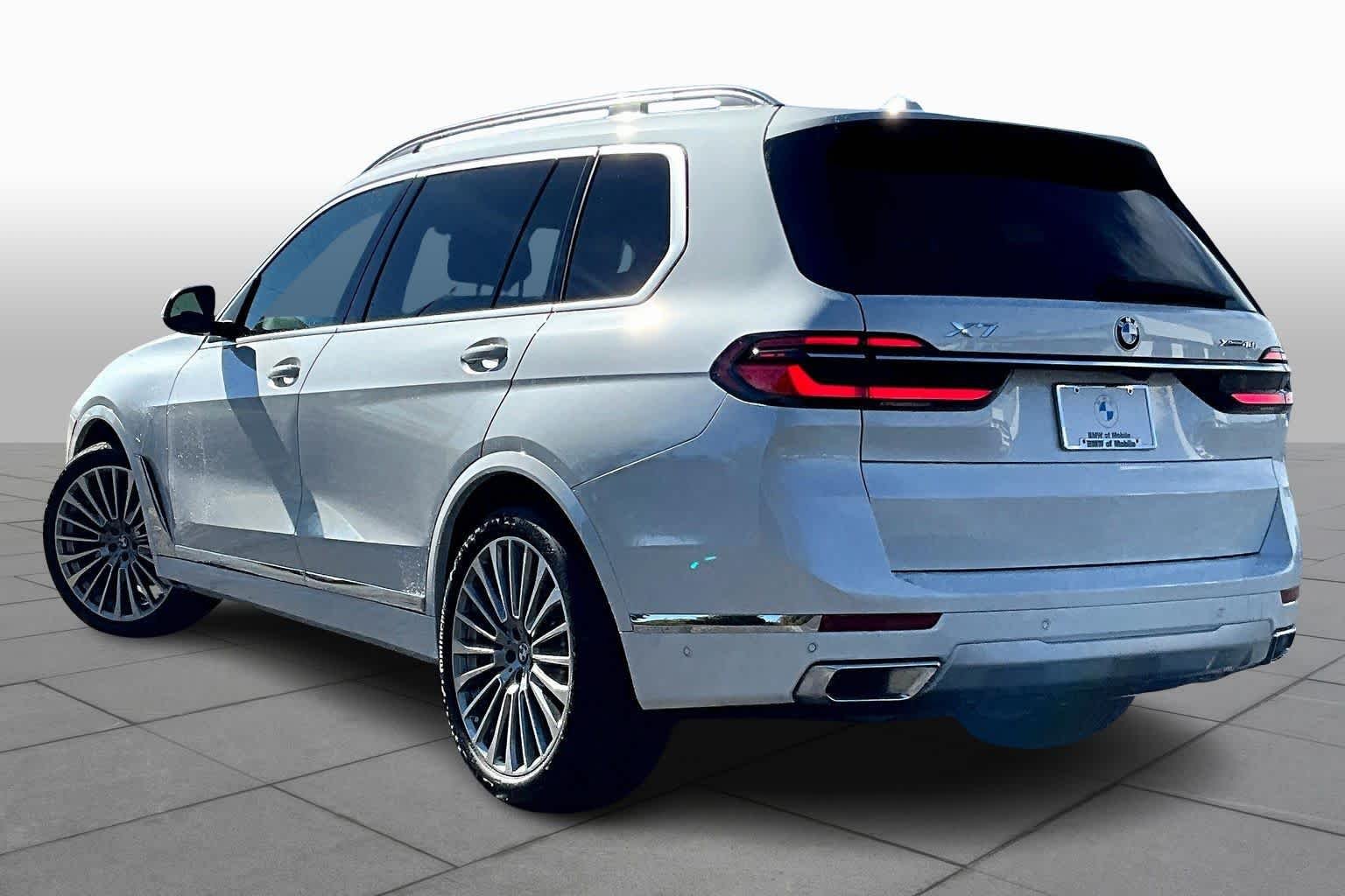 New 2026 Mineral White Metallic BMW xDrive40i image 12