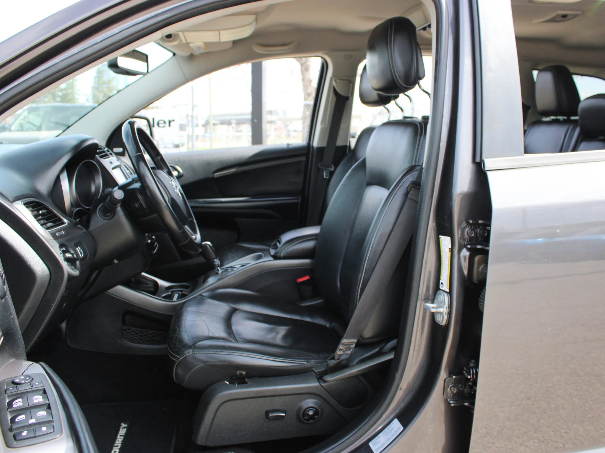 Used 2017 Grey Dodge Crossroad * No Accidents | Heated Seats | V6 | Remote Start | Alpine image 3