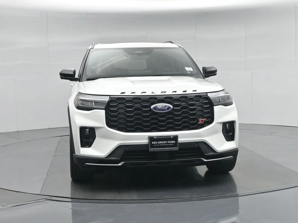 New 2026 Star White Metallic Tri-Coat Ford ST image 54