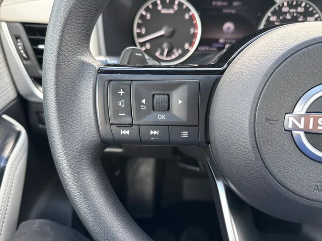 Used 2023 Red Nissan SV image 30