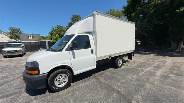Used 2022 Summit White Chevrolet Work Van image 4