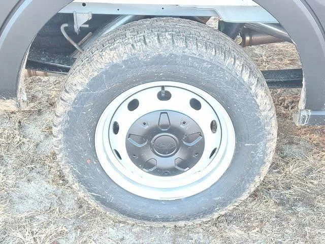 New 2026 Oxford White Ford Base image 6