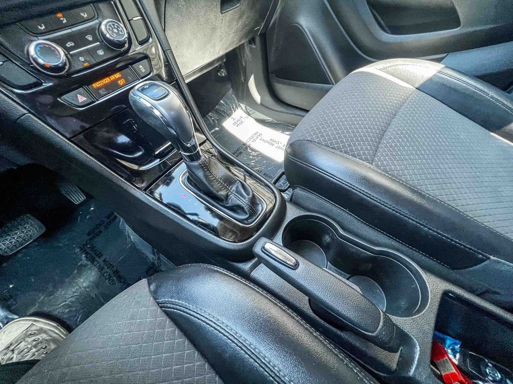 Used 2020 White Buick Preferred image 24