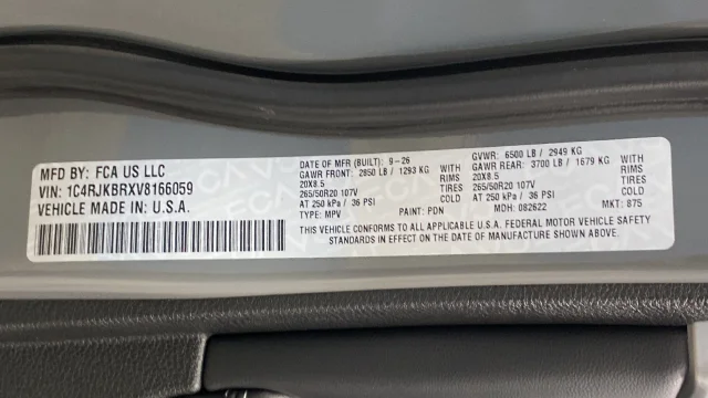 New 2027 Sting-Gray Clear-Coat Paint Jeep Limited image 30