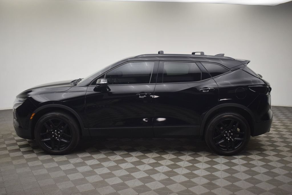 Used 2019 Black Chevrolet Base image 9