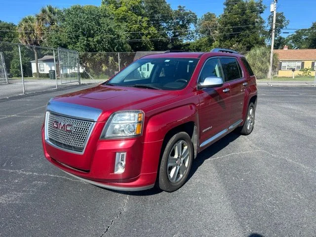 Used 2015  GMC Denali image 1