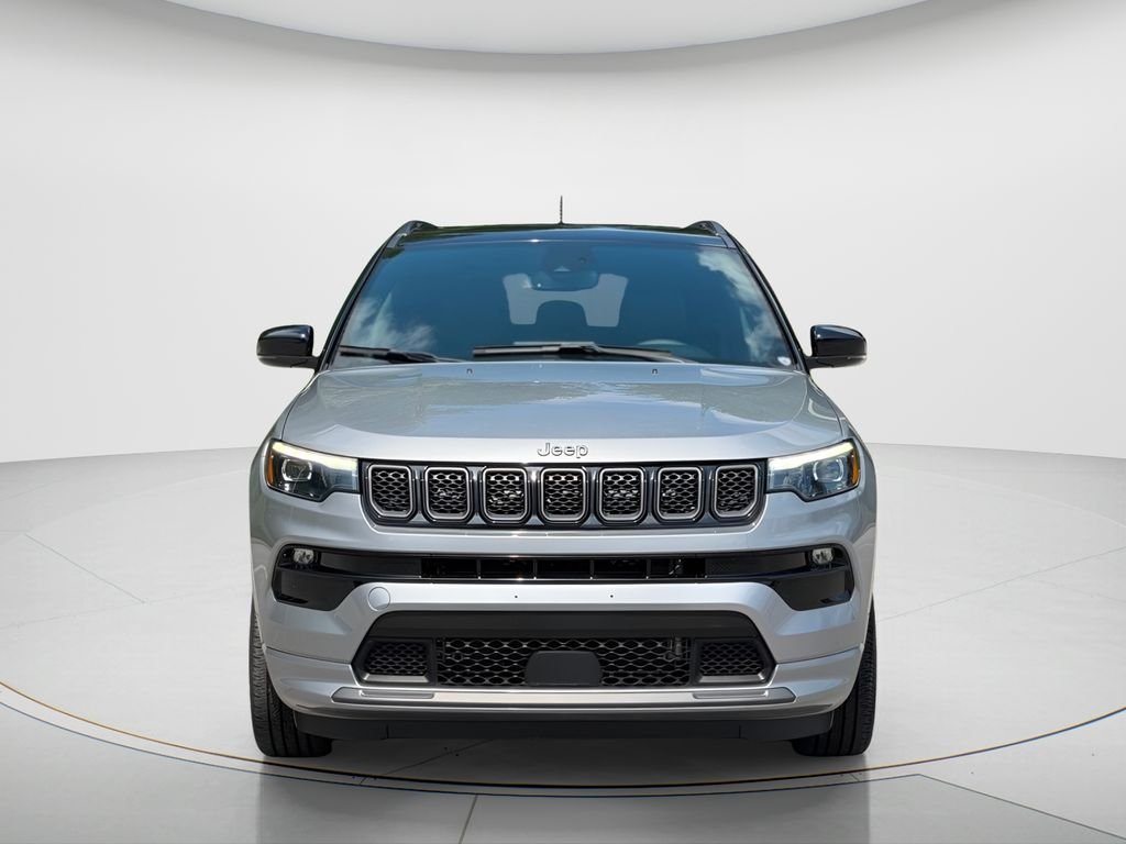 Used 2023 Silver Jeep Limited image 2