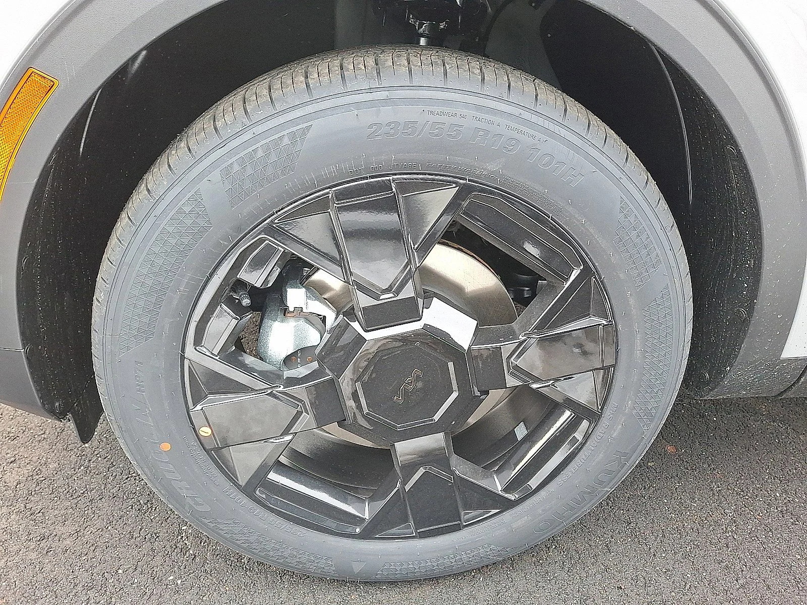 New 2026 Wolf Gray Kia X-Line image 4
