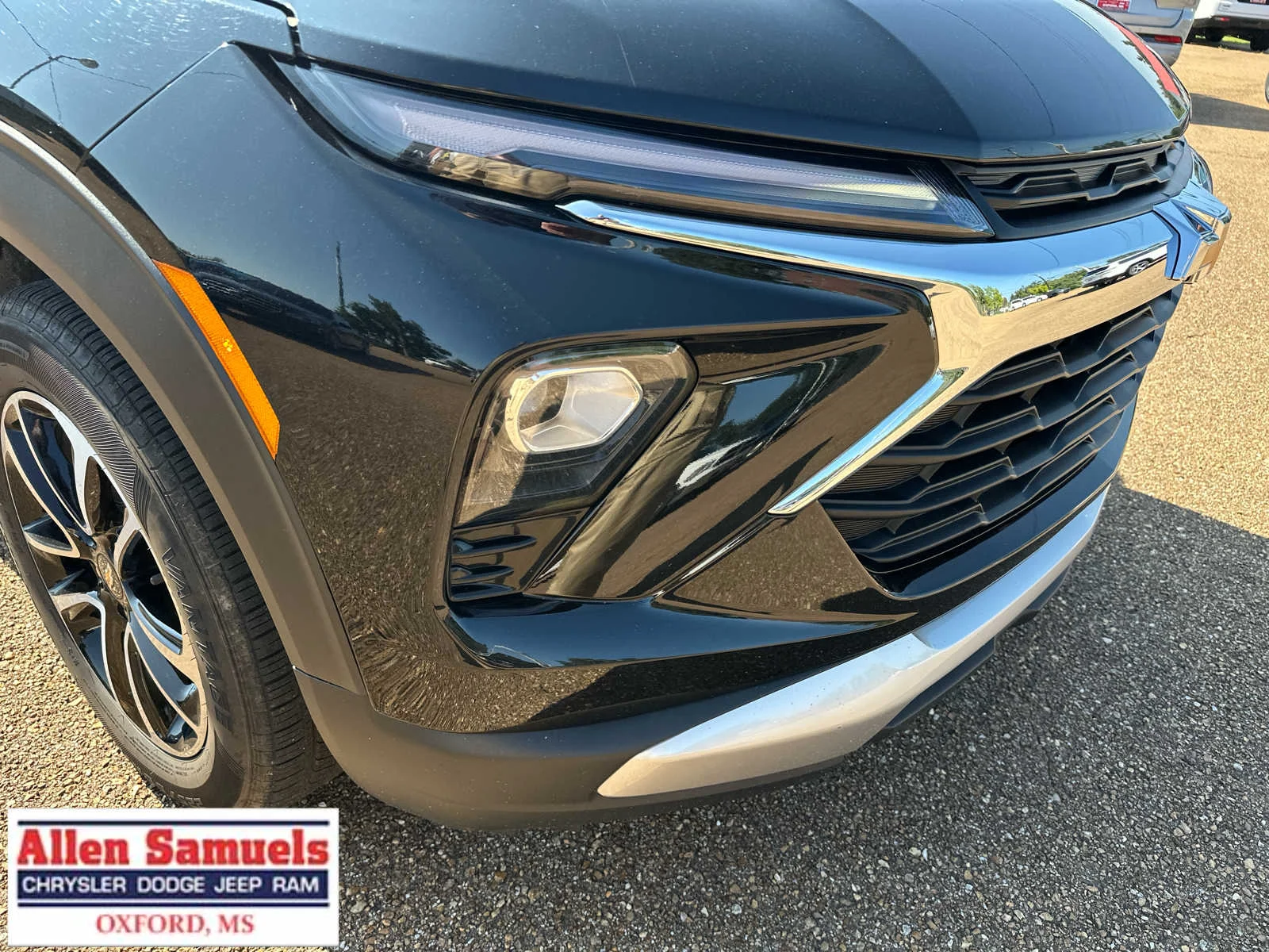 Used 2025 Mosaic Black Metallic Chevrolet LT image 42