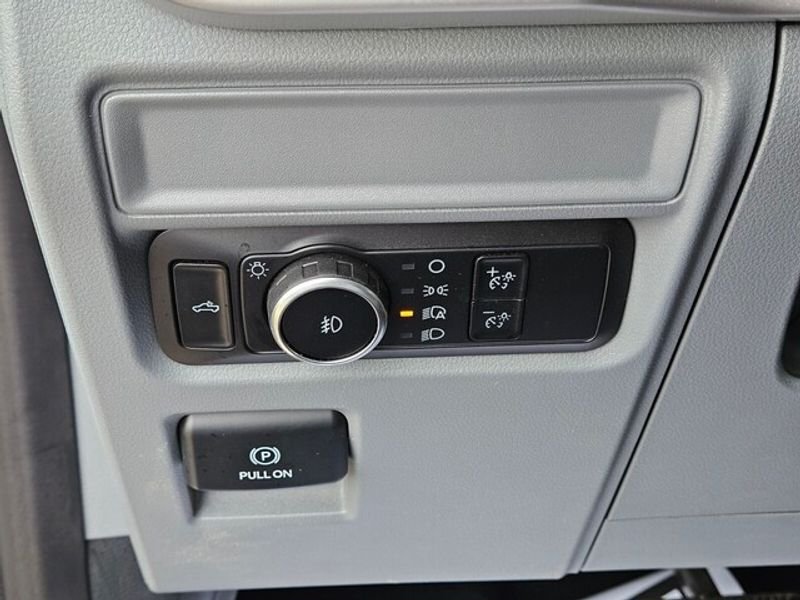 Used 2023 Oxford White Ford XLT image 20