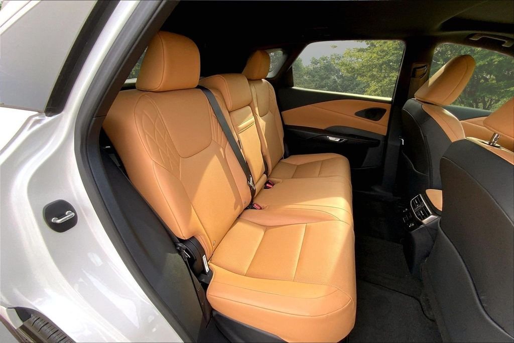 Used 2024 White Lexus 350 Premium image 24