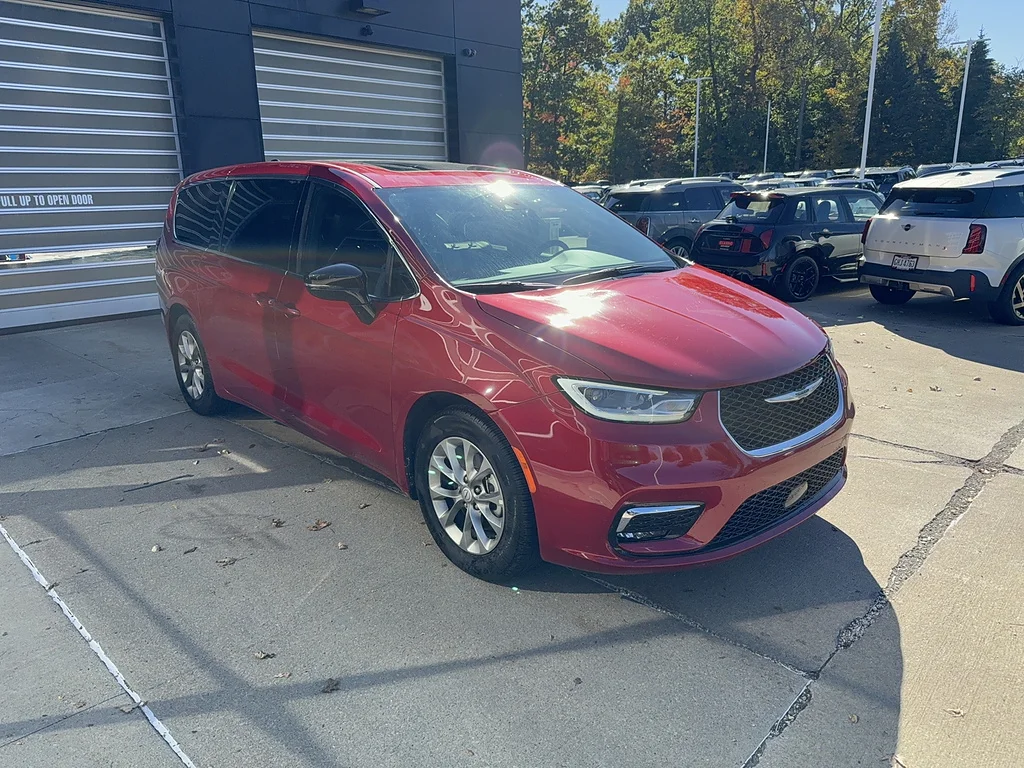 Used 2026 Red Hot Pearl Coat Chrysler Limited image 2