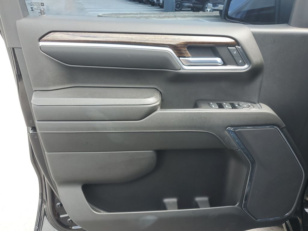 Used 2023 Black GMC Elevation image 10