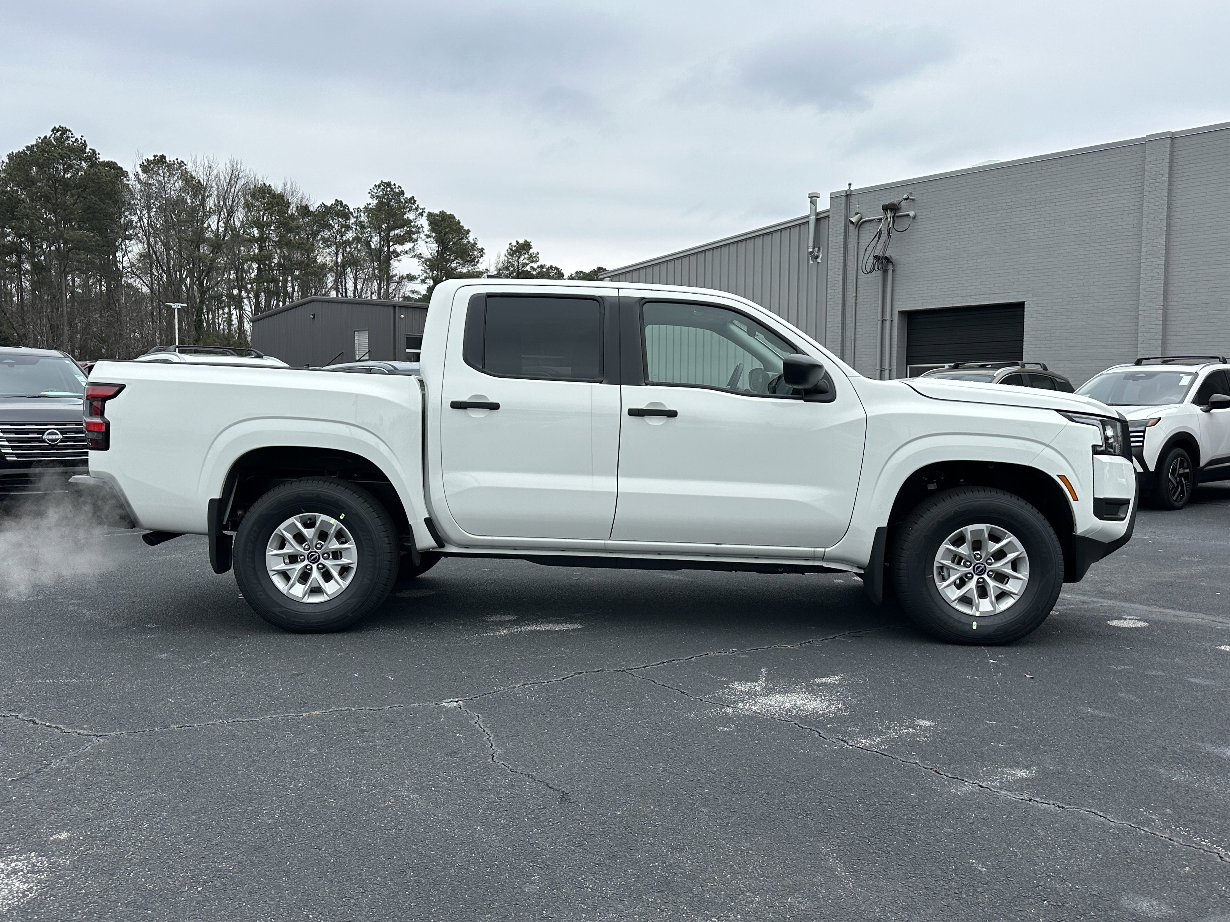 New 2026 Glacier White Nissan S image 9