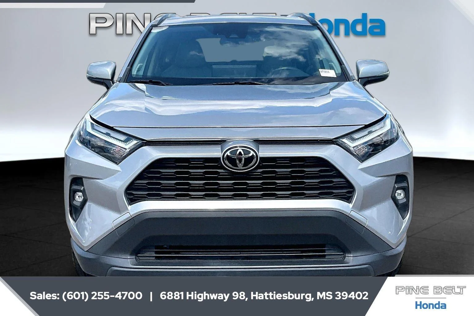 Used 2023 Silver Sky Metallic Toyota XLE Premium image 3