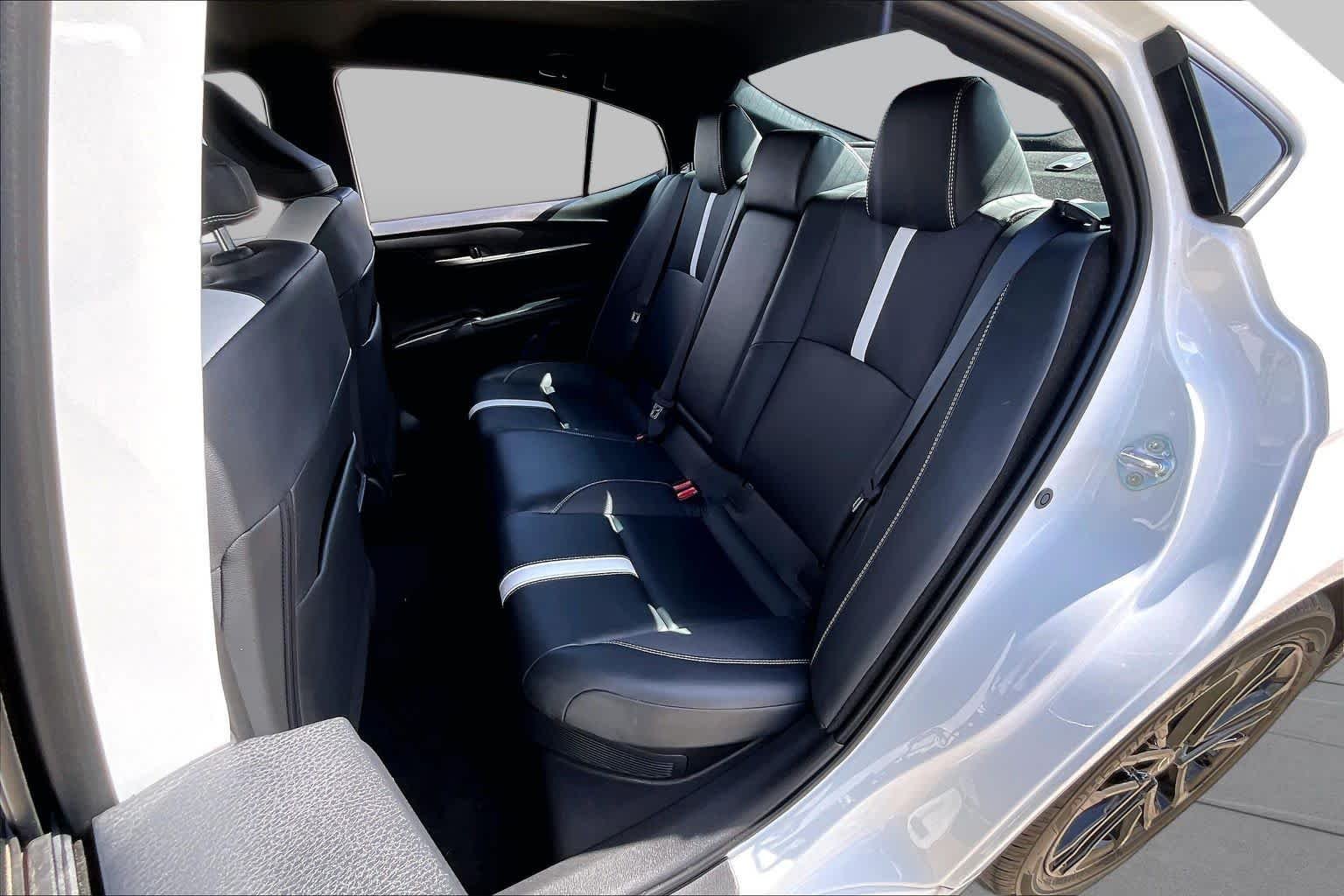Used 2026 Ice Cap Toyota SE image 21