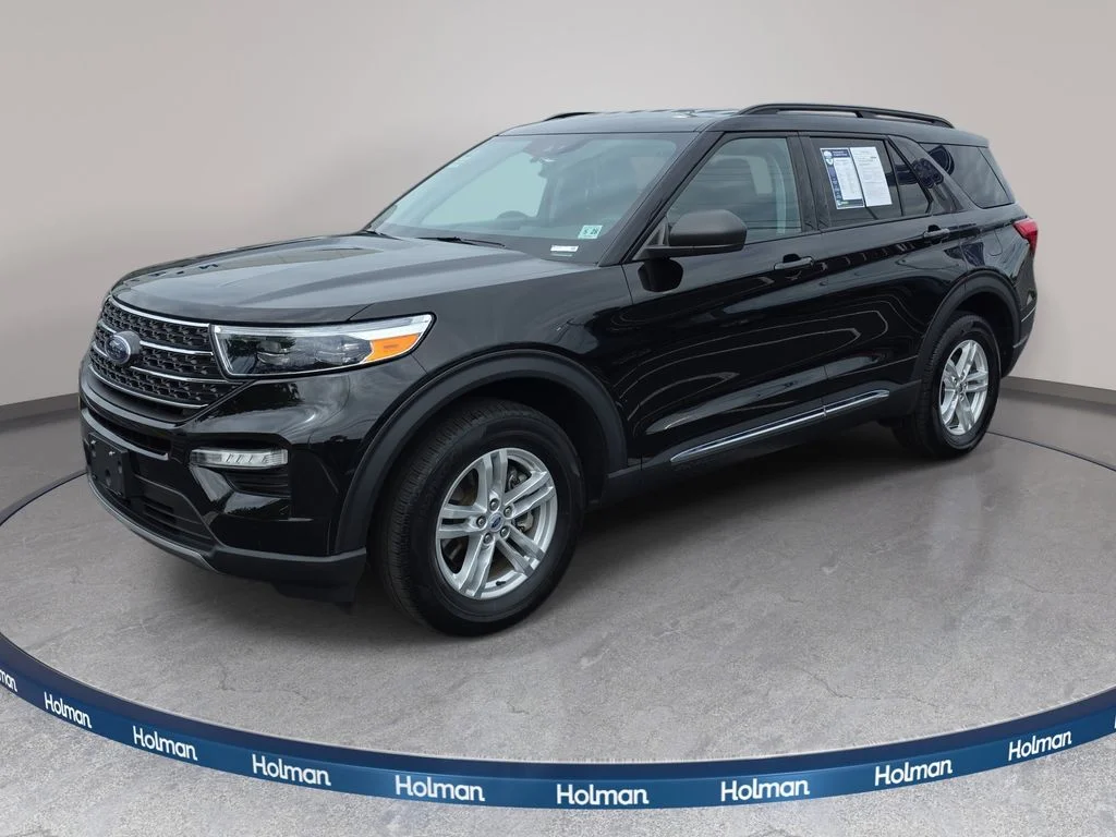2023 Ford Explorer XLT 4WD's photo