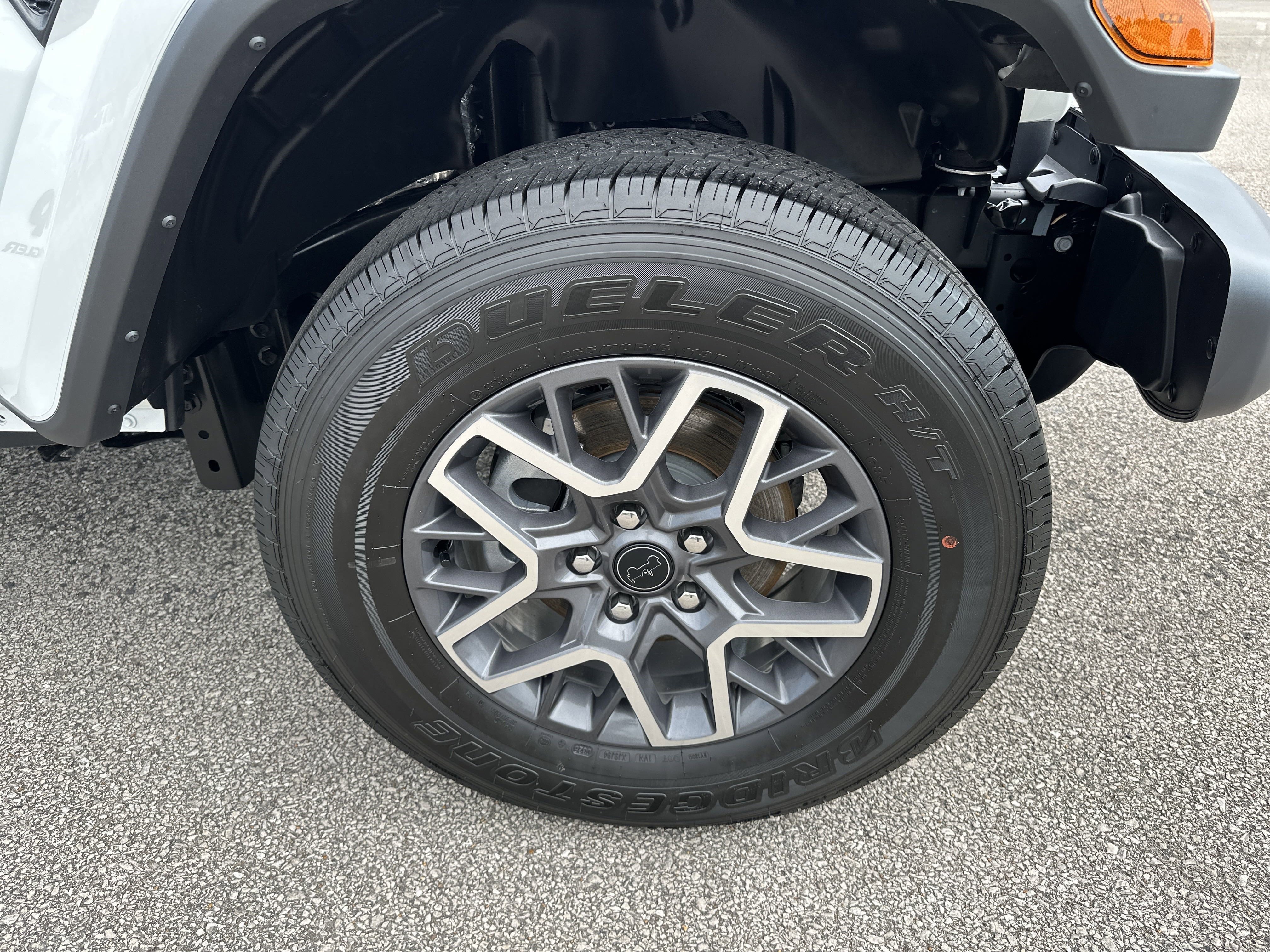 2025 Jeep Wrangler 4-Door Sahara - Photo 12
