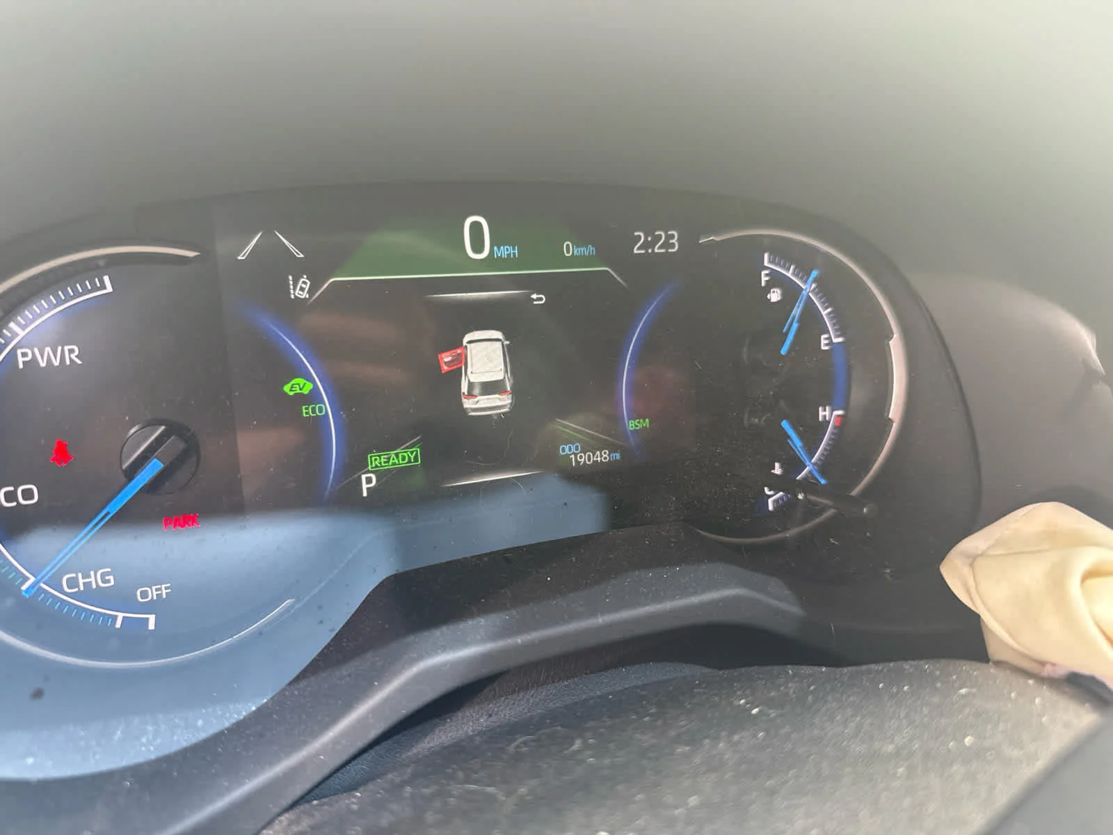 Certified Used 2025 Wind Chill Pearl Toyota Hybrid SE image 9
