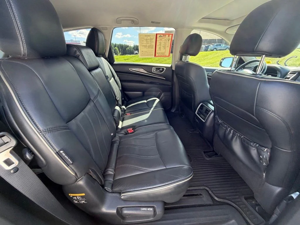 Used 2019 White INFINITI LUXE image 43