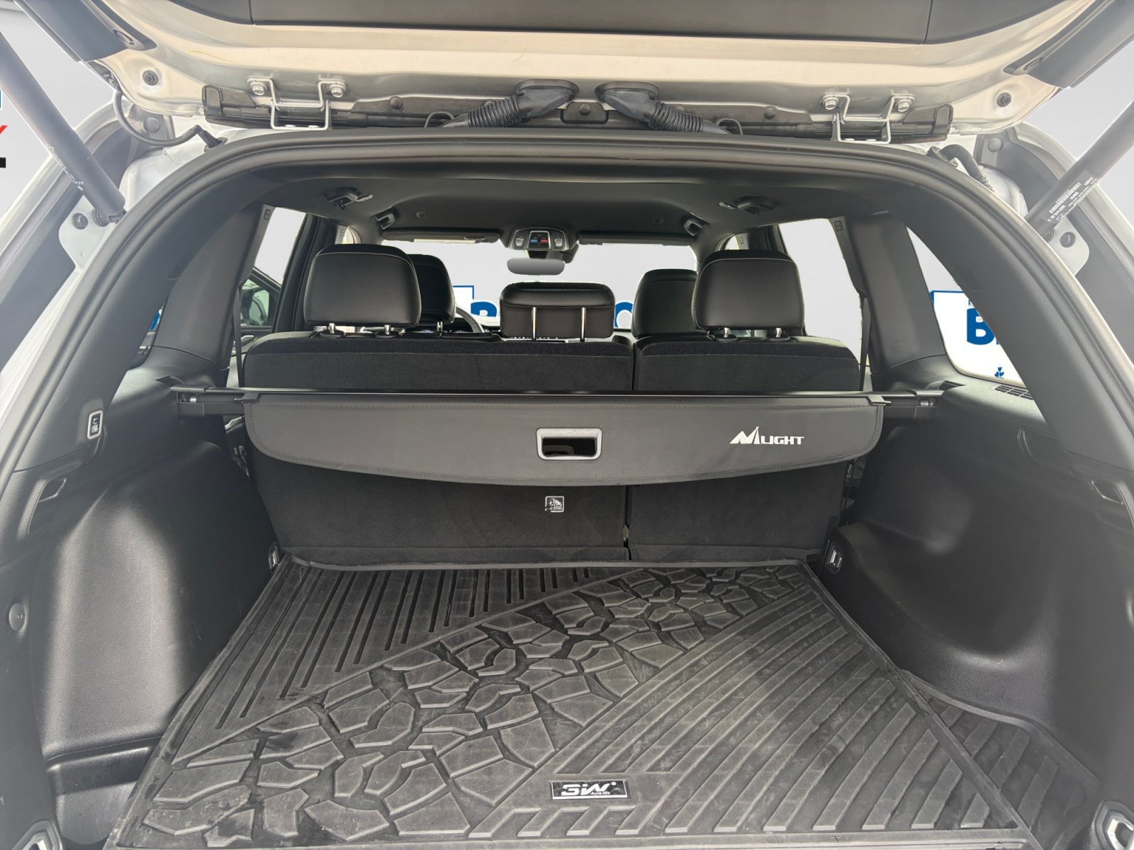 Used 2025 Silver Zynith Jeep Limited image 23