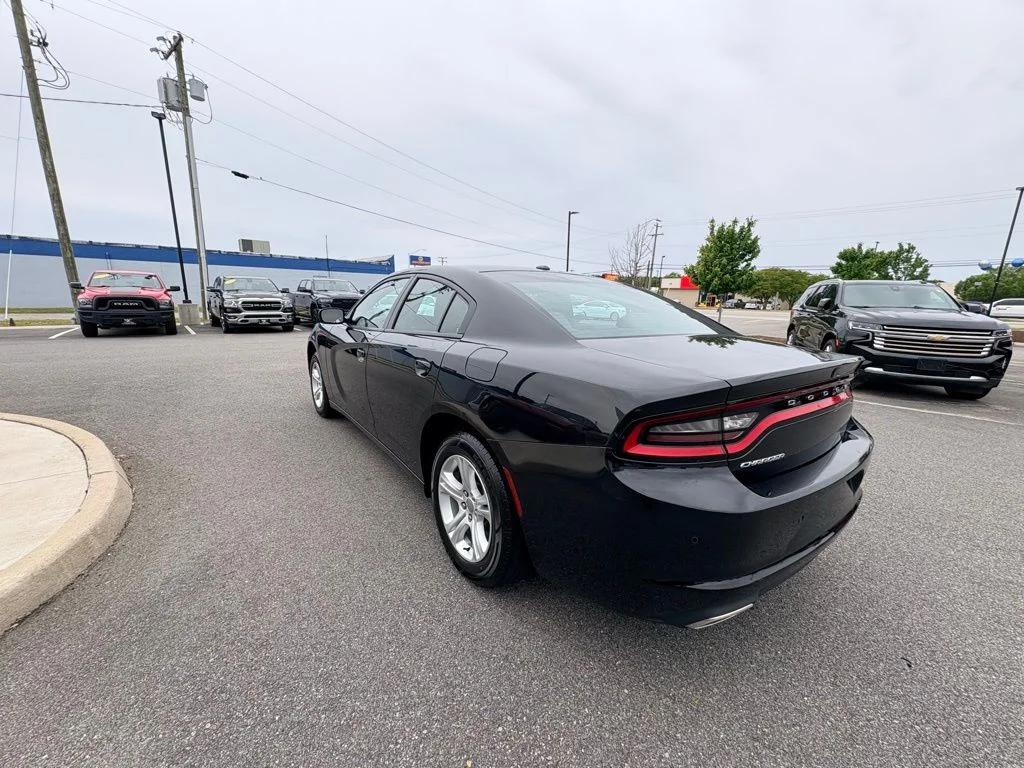 Used 2020 Black Dodge SXT image 7