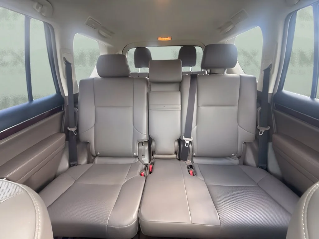Used 2019 White Lexus 460 image 11