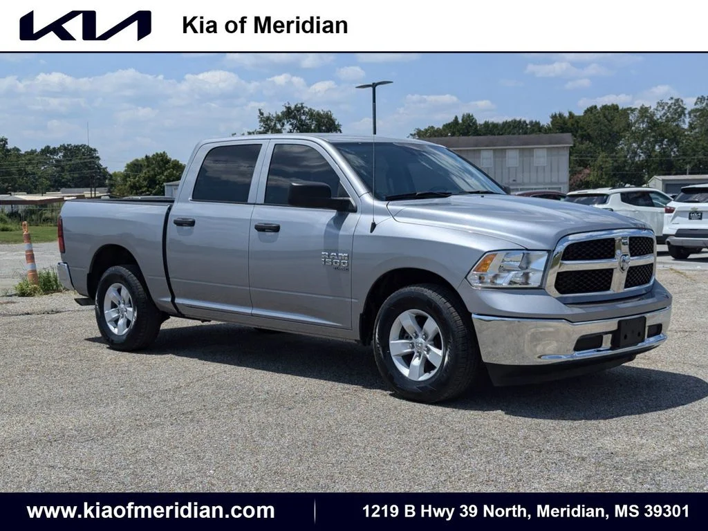 2022 RAM 1500 Classic SLT Crew Cab 5'7's photo