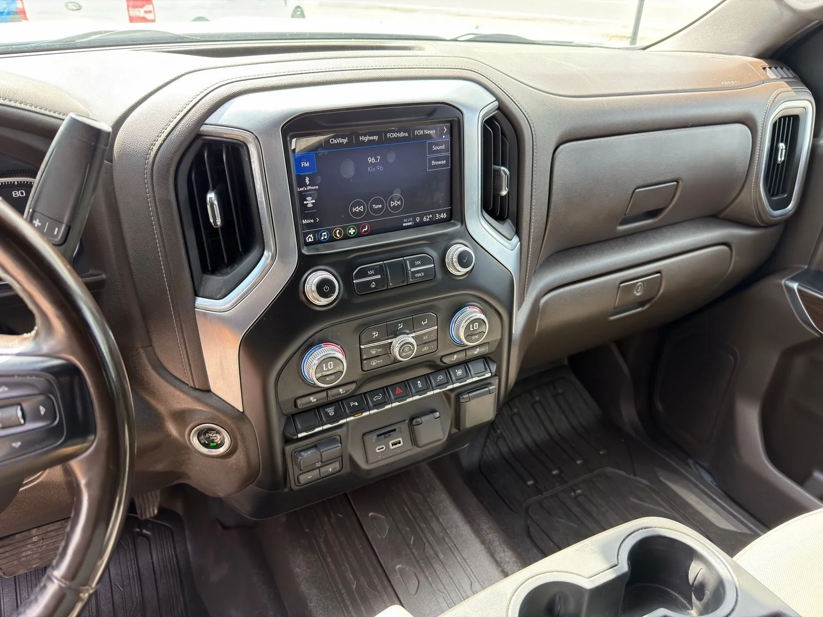 Used 2023 White GMC SLT image 23
