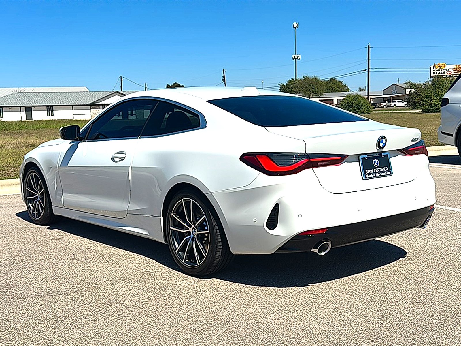 Used 2024 Alpine White BMW  image 6