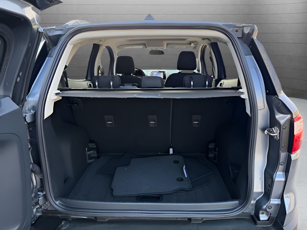 Used 2018 Gray Ford SE image 30