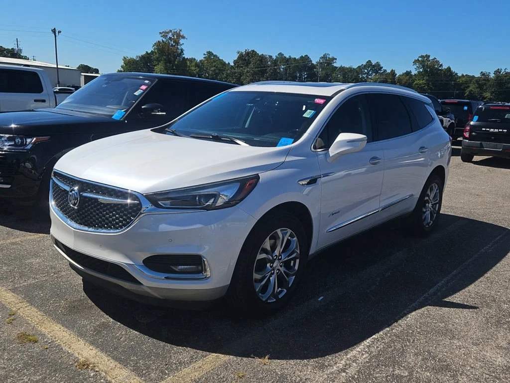 Used 2019 White Buick Avenir image 14