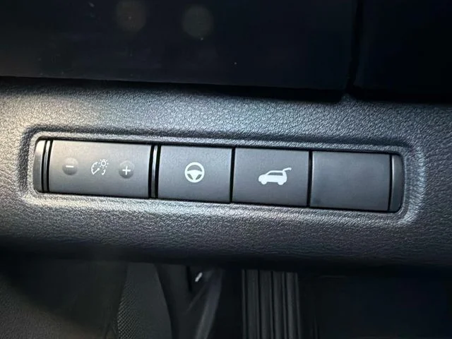 New 2026 Everest White Pearl TriCoat Nissan SL image 36