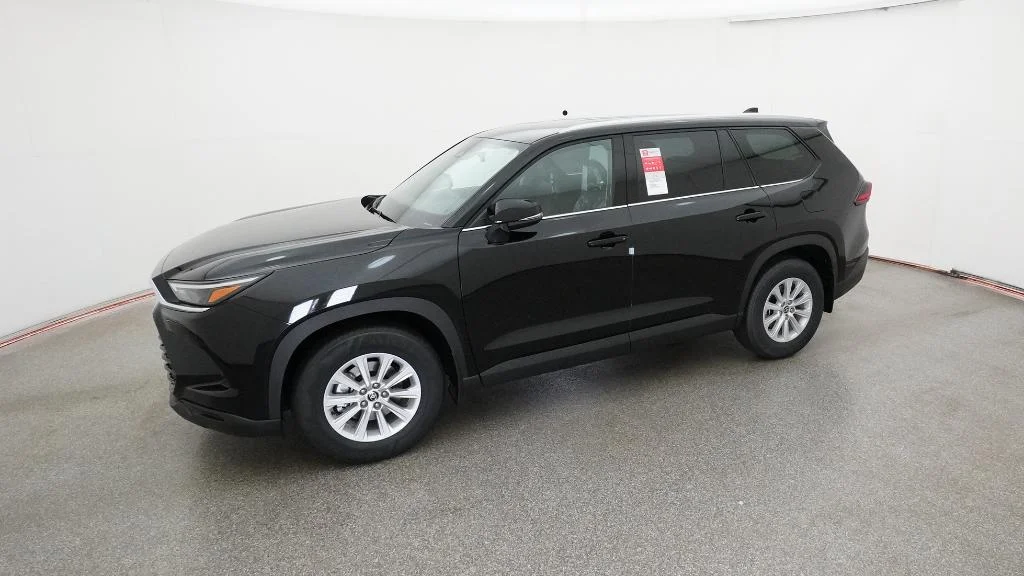 New 2026 Midnight Black Metallic Toyota XLE image 21