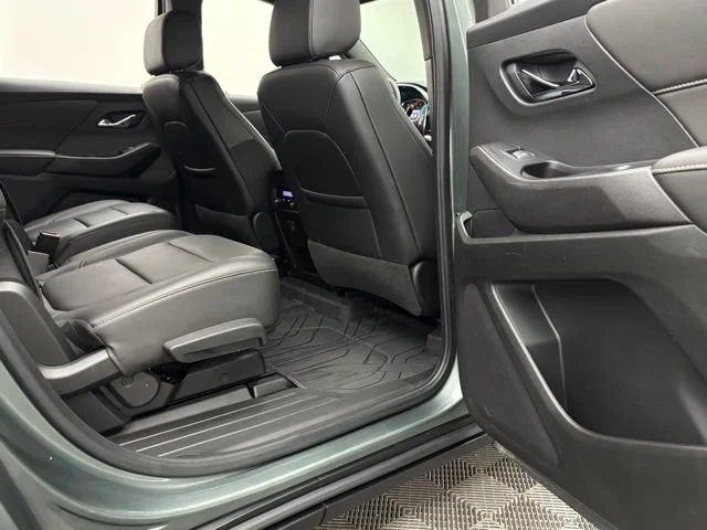 Used 2023 Silver Sage Metallic Chevrolet LT Leather image 31
