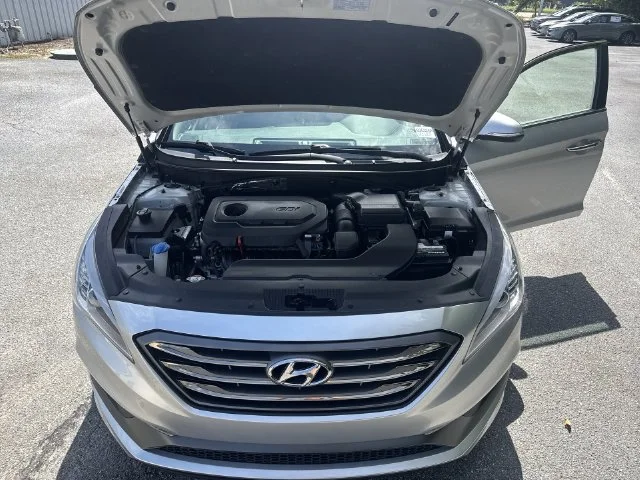 Used 2016 Silver Hyundai Sport image 30