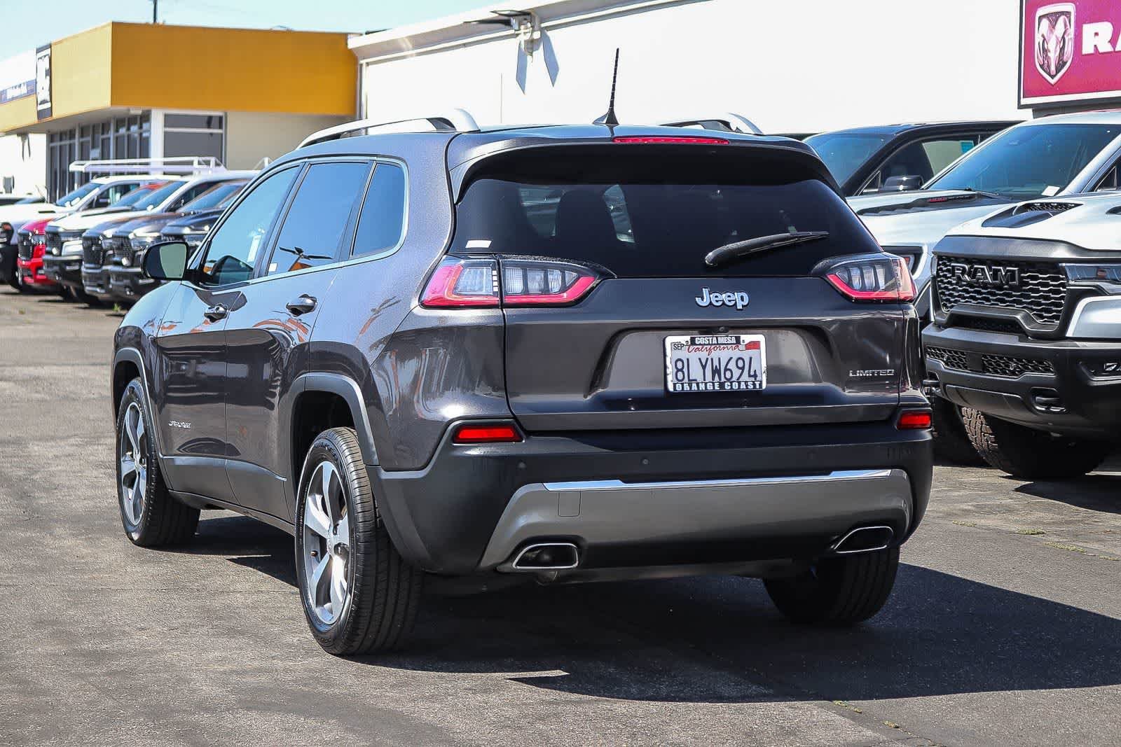 Used 2019 Granite Crystal Metallic Clearcoat Jeep Limited image 6