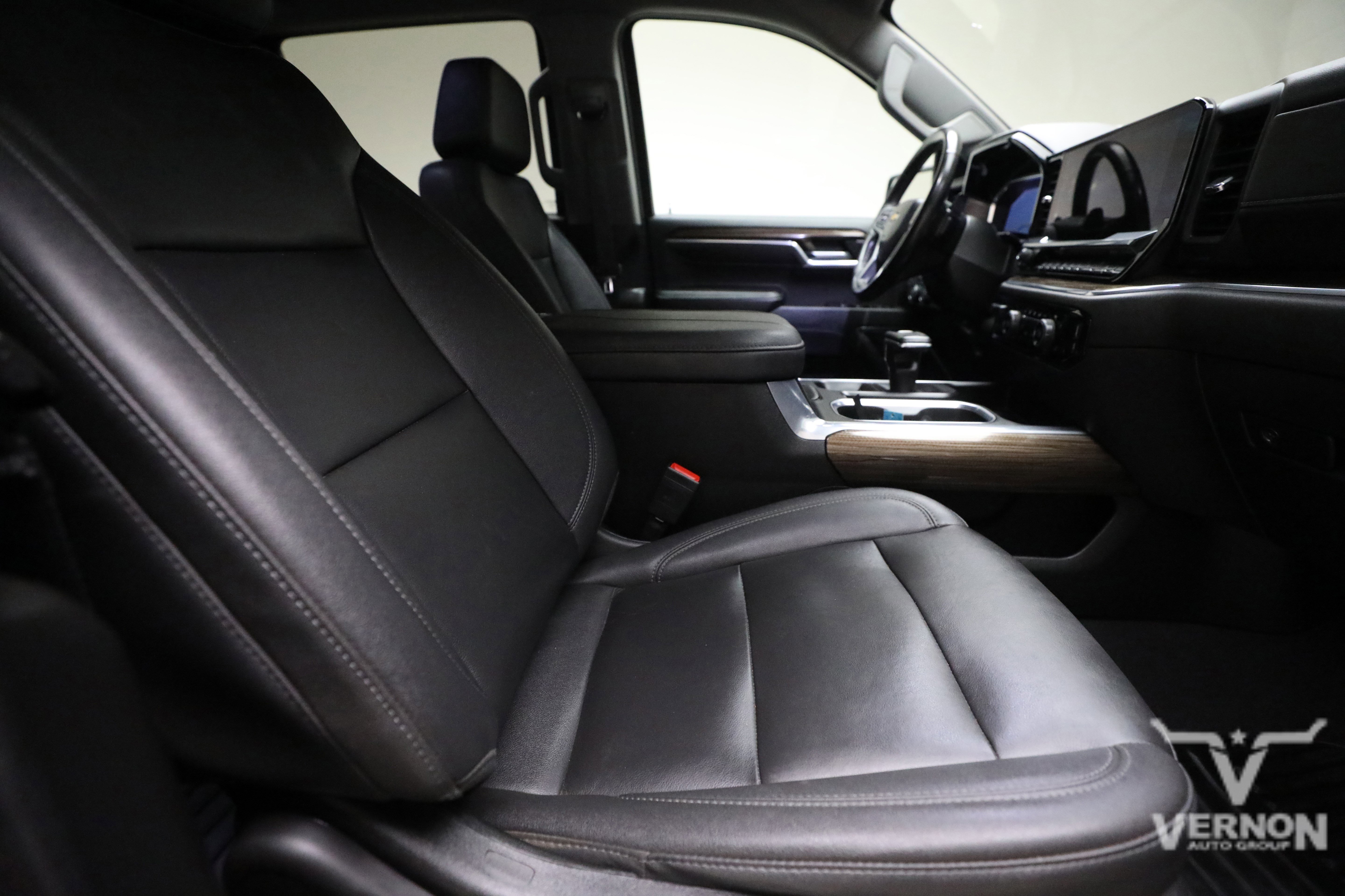 Used 2023 Black Chevrolet Y image 11