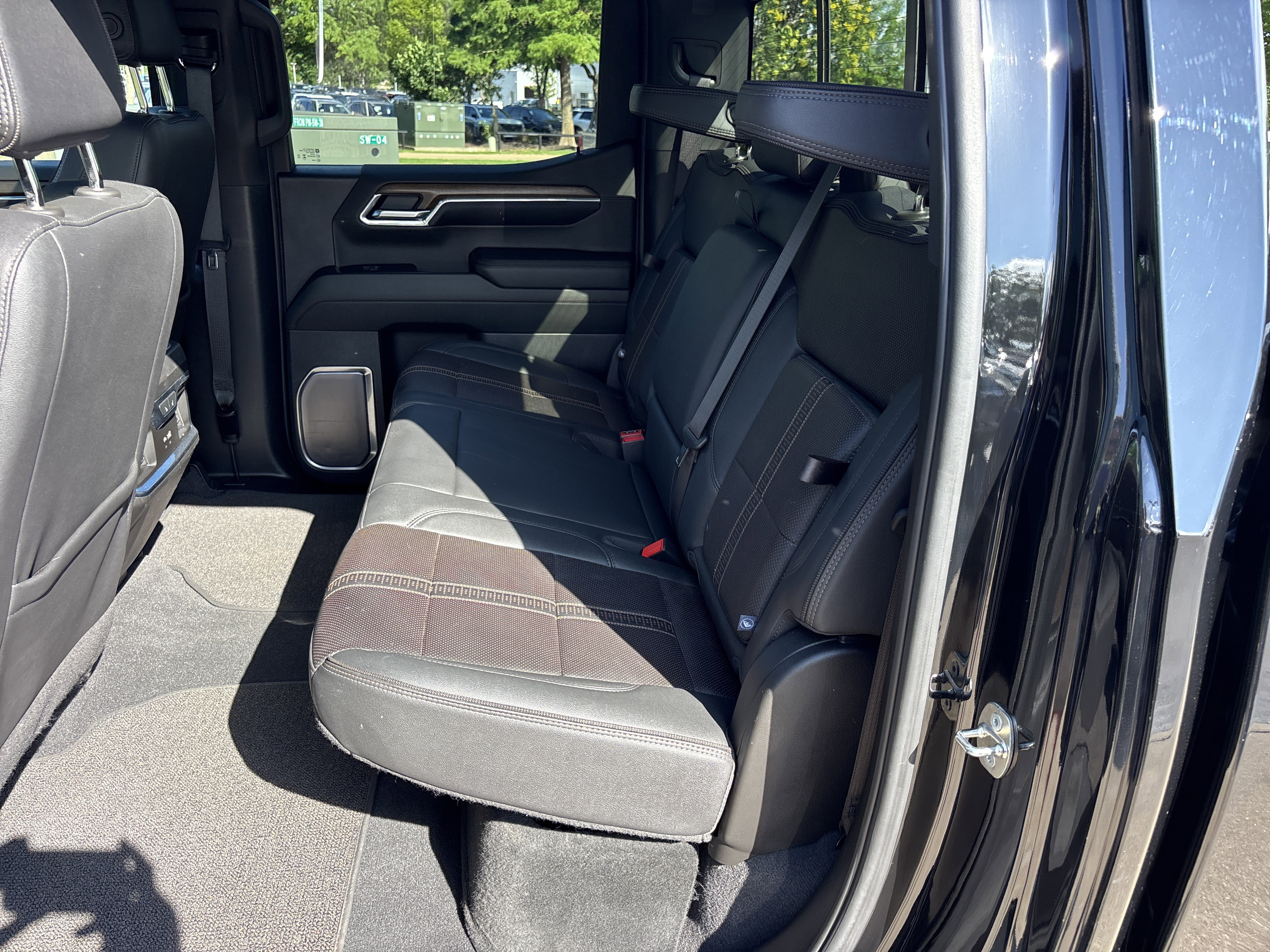 2024 Chevrolet Silverado 1500 High Country - Photo 18