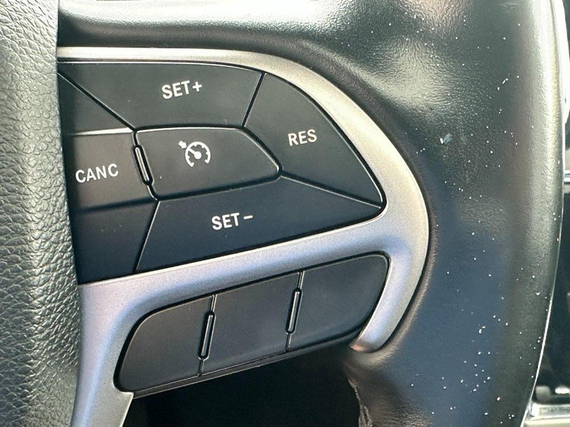 Used 2020 Granite Crystal Metallic Clearcoat Jeep Altitude 4x4 image 26