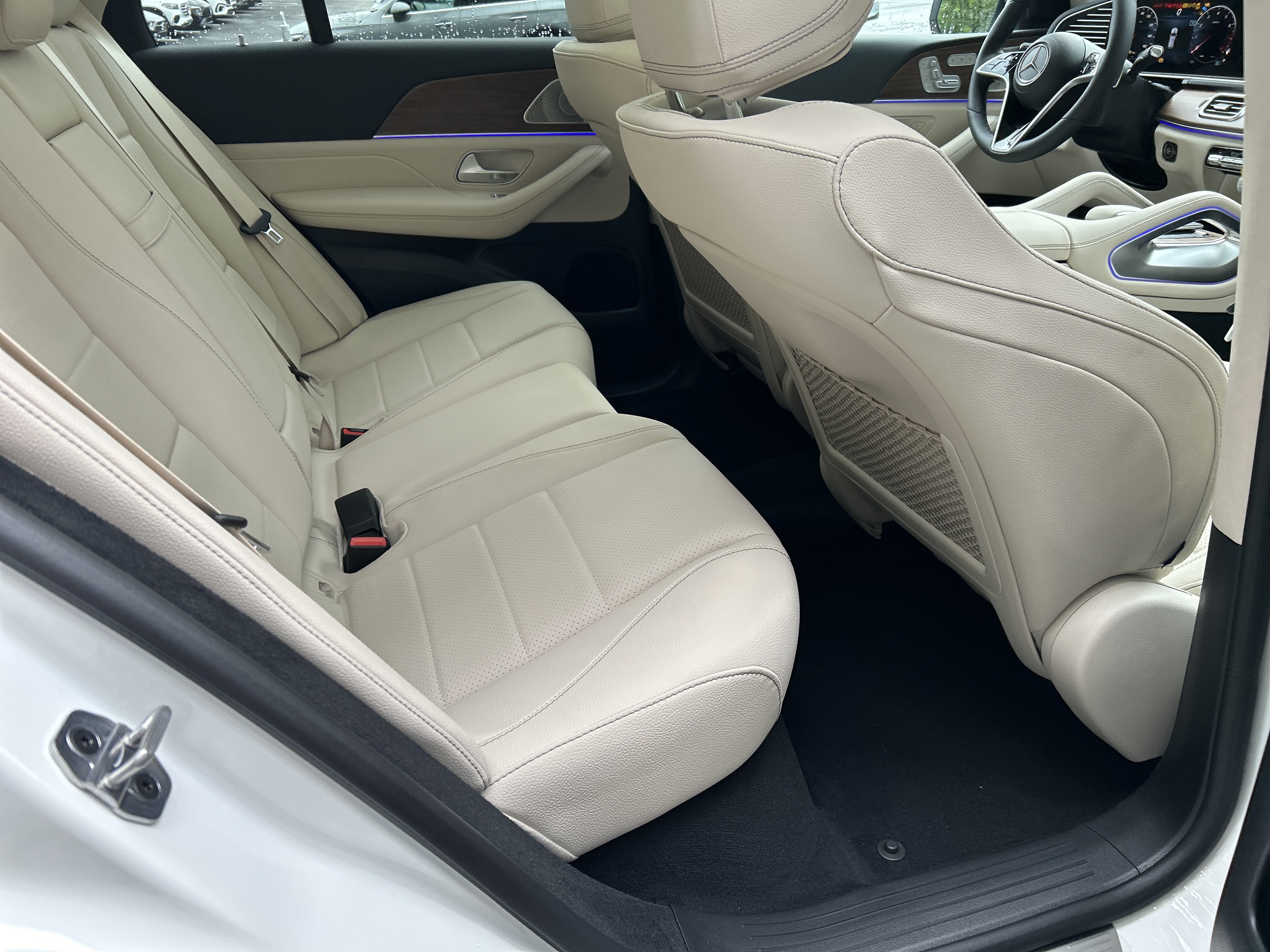 New 2026 Polar White Mercedes-Benz GLE 350 4MATIC® SUV image 39