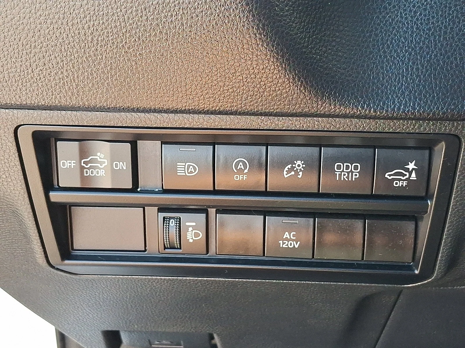 Used 2023 Ice Cap - 040 Toyota SR5 image 27