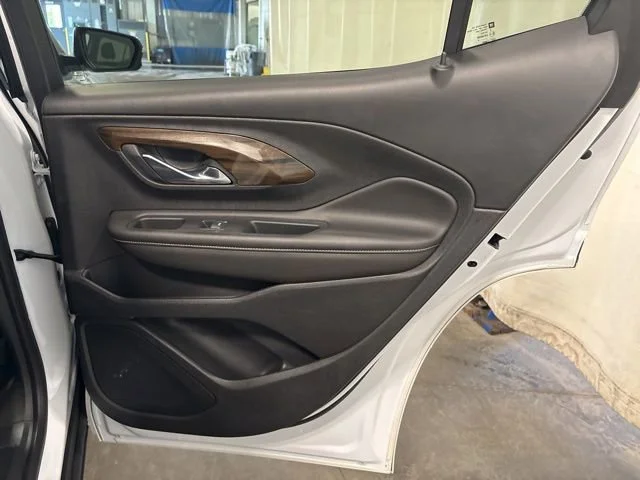 Used 2020 WHITE FROST TRICOAT GMC Denali image 47