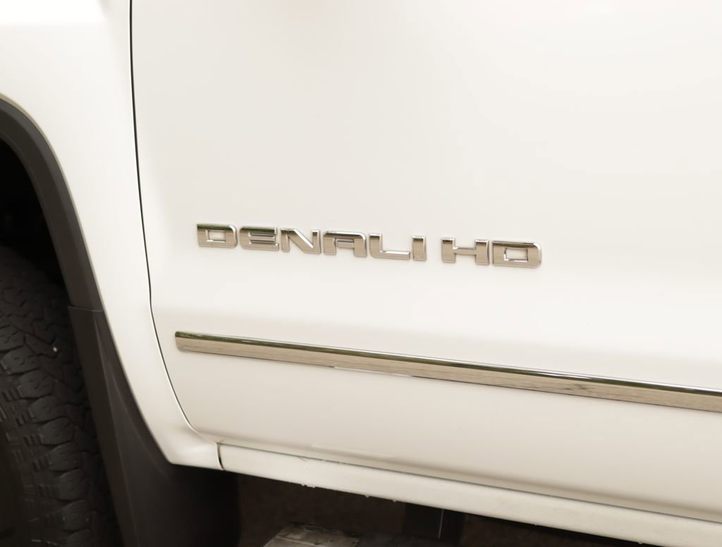 Used 2019 SUMMIT WHITE GMC Denali image 39