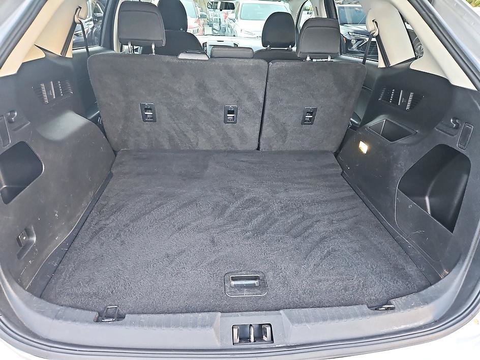 Used 2016 Ingot Silver Ford SE image 8