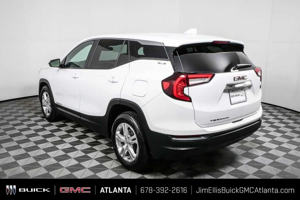 Certified Used 2024 Summit White GMC SLE image 3