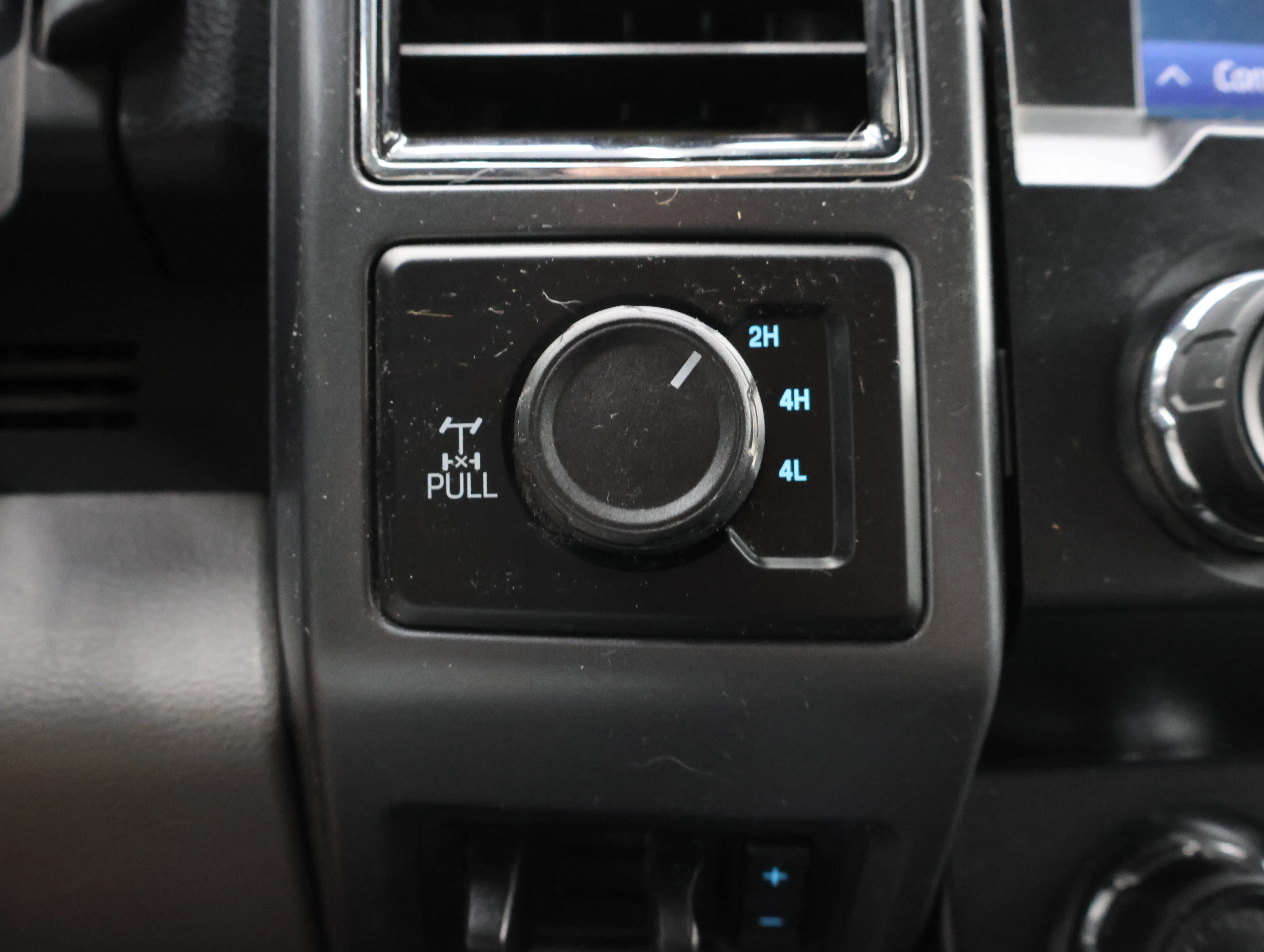 Used 2022 Oxford White Ford XLT image 44
